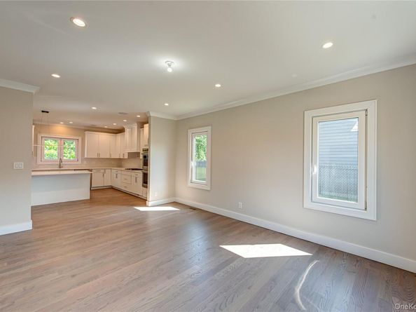 9 E Madison Street, East Islip NY 11730