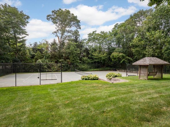 14 Pine Drive, Woodbury NY 11797