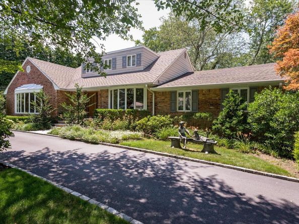 14 Pine Drive, Woodbury NY 11797