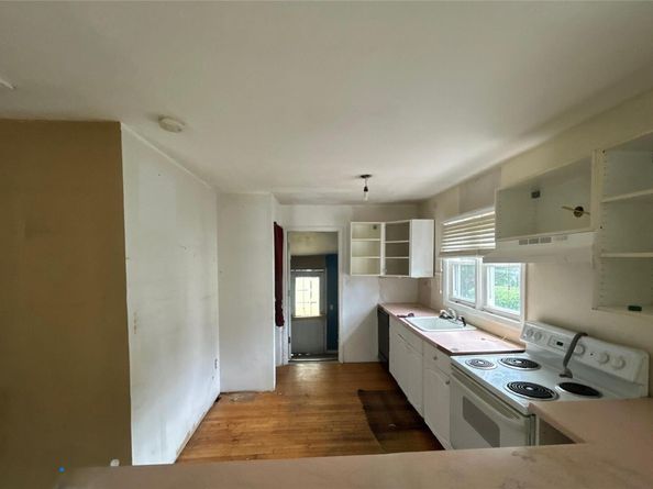 18 E Booker Avenue, Wyandanch NY 11798