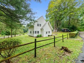 24 Skylark Drive, Cortlandt Manor NY 10567