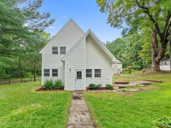24 Skylark Drive, Cortlandt Manor NY 10567
