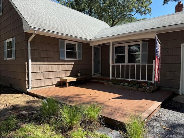 870 Horton Avenue, Mattituck NY 11952