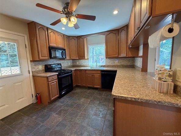 870 Horton Avenue, Mattituck NY 11952