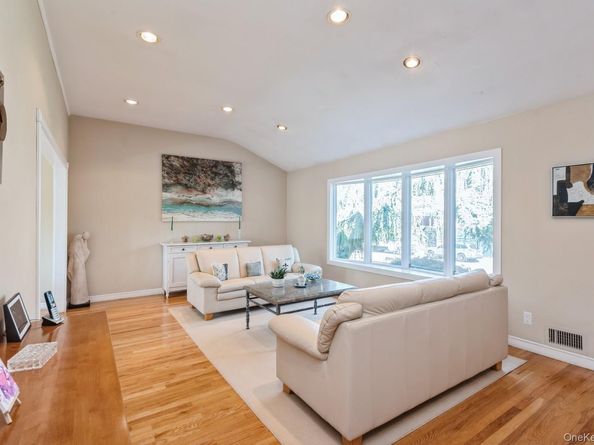 511 Redwood Drive, Cedarhurst NY 11516