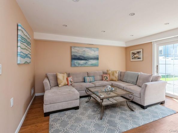 511 Redwood Drive, Cedarhurst NY 11516
