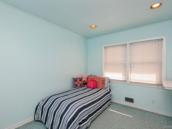 511 Redwood Drive, Cedarhurst NY 11516