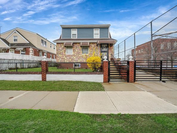 21836 132nd Avenue, Laurelton NY 11413