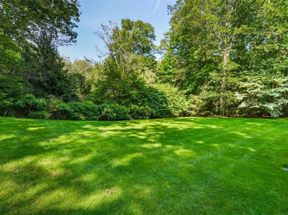 17 Eastwoods Road, Pound Ridge NY 10576