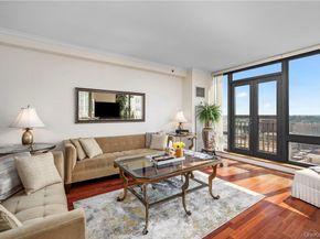 10 City Place 18D, White Plains NY 10601