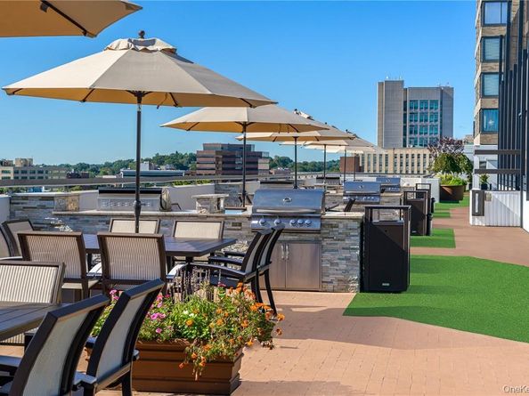 10 City Place 18D, White Plains NY 10601