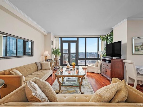 10 City Place 18D, White Plains NY 10601