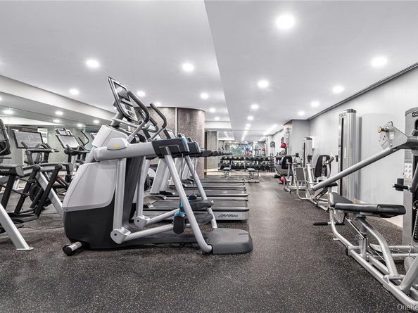 10 City Place 18D, White Plains NY 10601