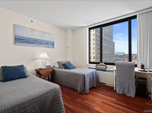 10 City Place 18D, White Plains NY 10601