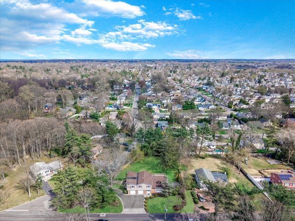 36 Red Spring Lane, Glen Cove NY 11542