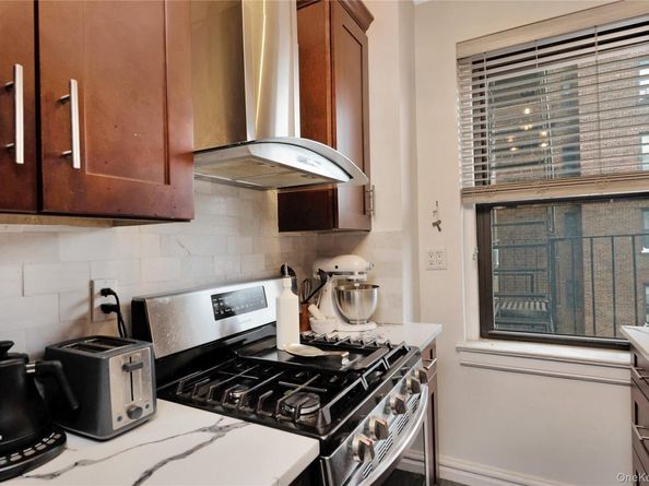 7716 Austin Street 2K, Forest Hills NY 11375