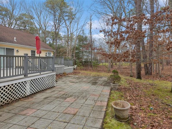 72 Risa Court, Flanders NY 11901