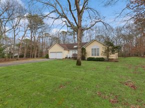 72 Risa Court, Flanders NY 11901