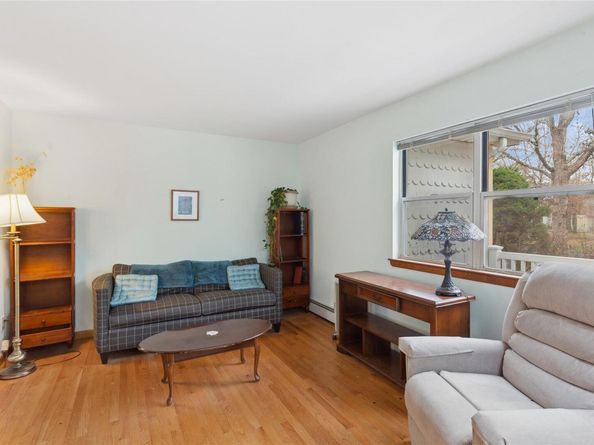 72 Risa Court, Flanders NY 11901