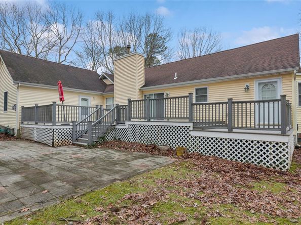 72 Risa Court, Flanders NY 11901