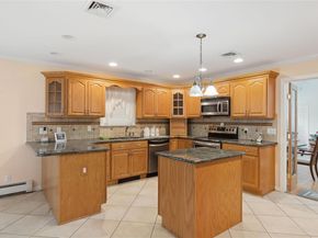 72 Risa Court, Flanders NY 11901