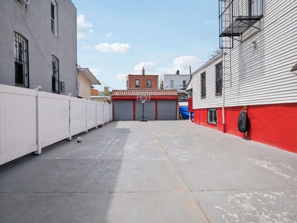 1241 Taylor Avenue, Bronx NY 10472