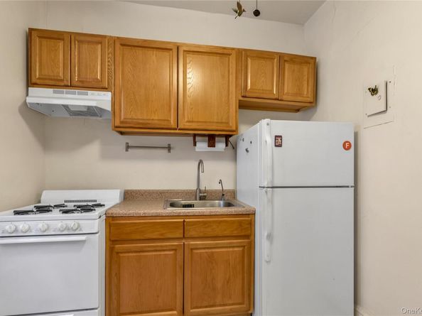 83-52 Talbot Street 2H, Kew Gardens NY 11415