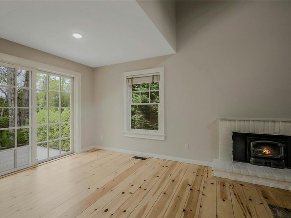 11 The Pkwy, Southampton NY 11968