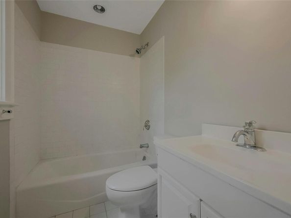 11 The Pkwy, Southampton NY 11968