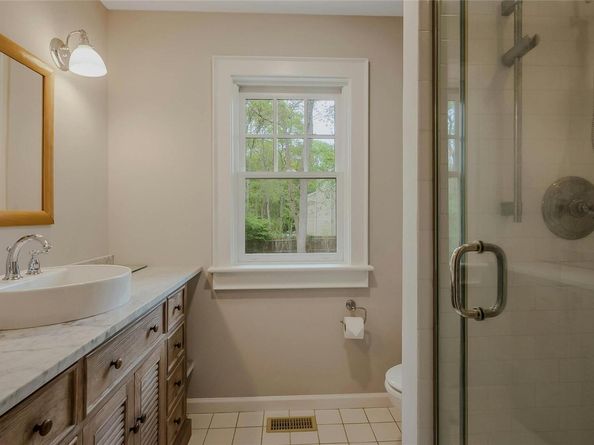 11 The Pkwy, Southampton NY 11968