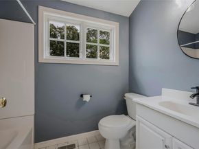 11 The Pkwy, Southampton NY 11968