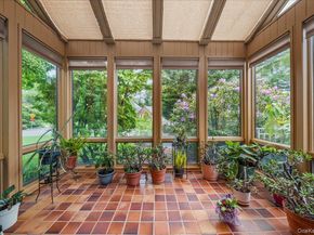 7 Kent Court, Bayport NY 11705