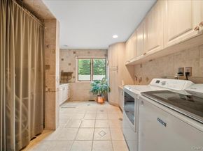 7 Kent Court, Bayport NY 11705