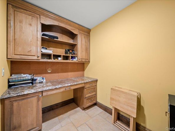 7 Kent Court, Bayport NY 11705
