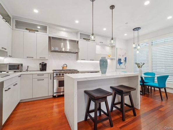 27 City Place THB, White Plains NY 10601