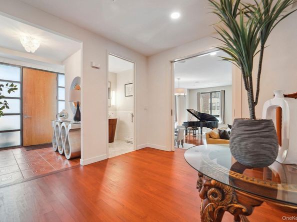 27 City Place THB, White Plains NY 10601