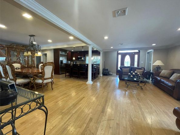 79 Constellation Road, Levittown NY 11756