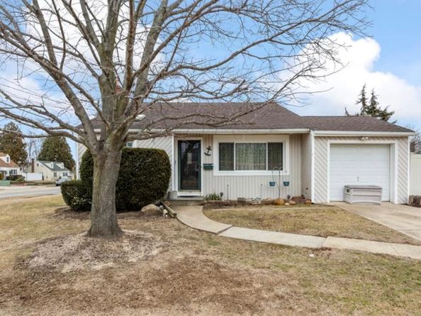 51 Graham Street, Farmingdale NY 11735