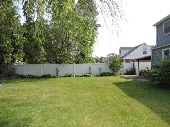 713 Colonial Street, Uniondale NY 11553