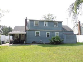 713 Colonial Street, Uniondale NY 11553