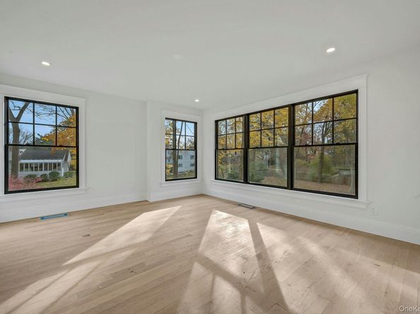 32 Sycamore Road, Scarsdale NY 10583