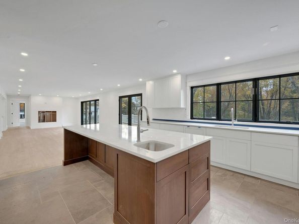 32 Sycamore Road, Scarsdale NY 10583