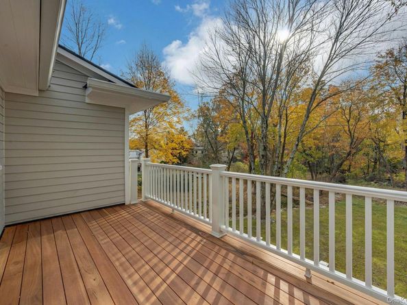 32 Sycamore Road, Scarsdale NY 10583