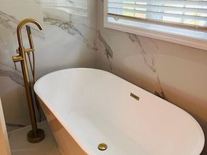 18 Sherwood Lane, Roslyn Heights NY 11577