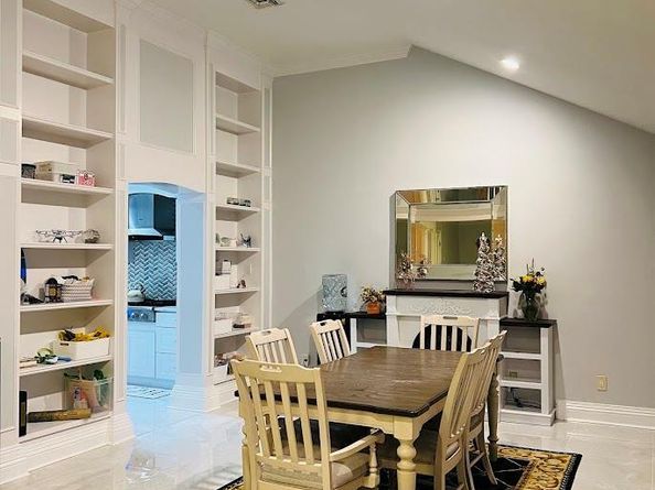 18 Sherwood Lane, Roslyn Heights NY 11577