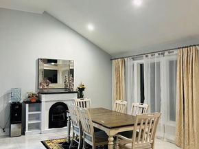 18 Sherwood Lane, Roslyn Heights NY 11577