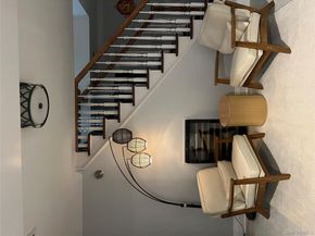 18 Sherwood Lane, Roslyn Heights NY 11577