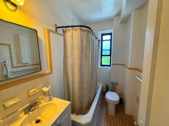 30 Clinton Place 6E, New Rochelle NY 10801