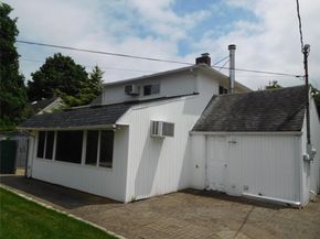 231 Willowood Drive, Wantagh NY 11793