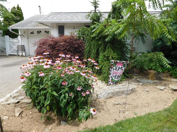 231 Willowood Drive, Wantagh NY 11793